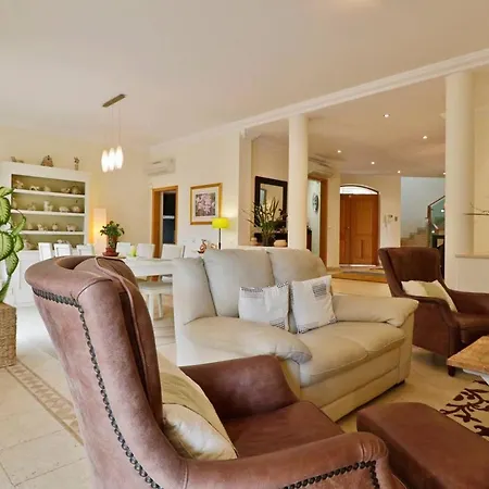 176 - 4 Bedroom - Great Pool Area - Wifi And Air Conditioning * Vale do Lobo