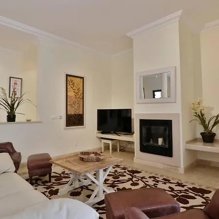 Villa 176 - 4 Bedroom - Great Pool Area - Wifi And Air Conditioning Vale do Lobo